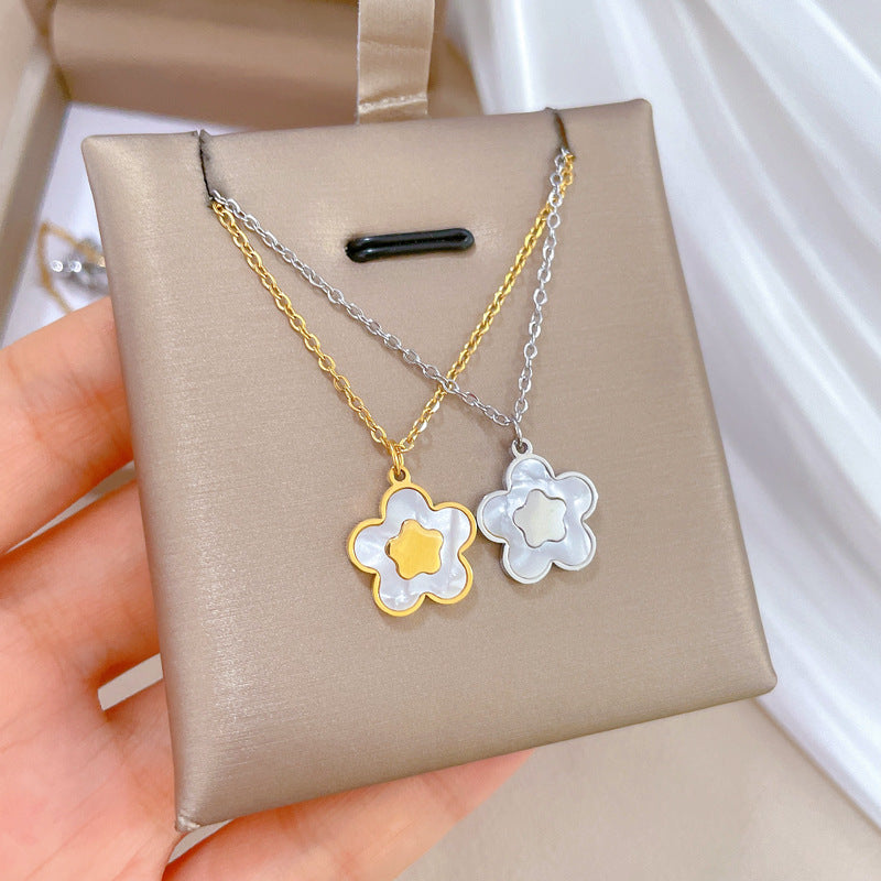 Collar de Acero de Titanio con Estrella de Cinco Puntas Minimalista y Geométrica de Nácar con Baño de Oro para Mujer
