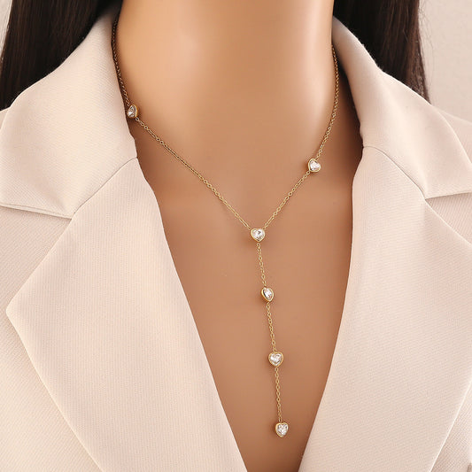 Collar con colgante de corazón de acero inoxidable de moda con acabado chapado, estilo cadena O para mujer