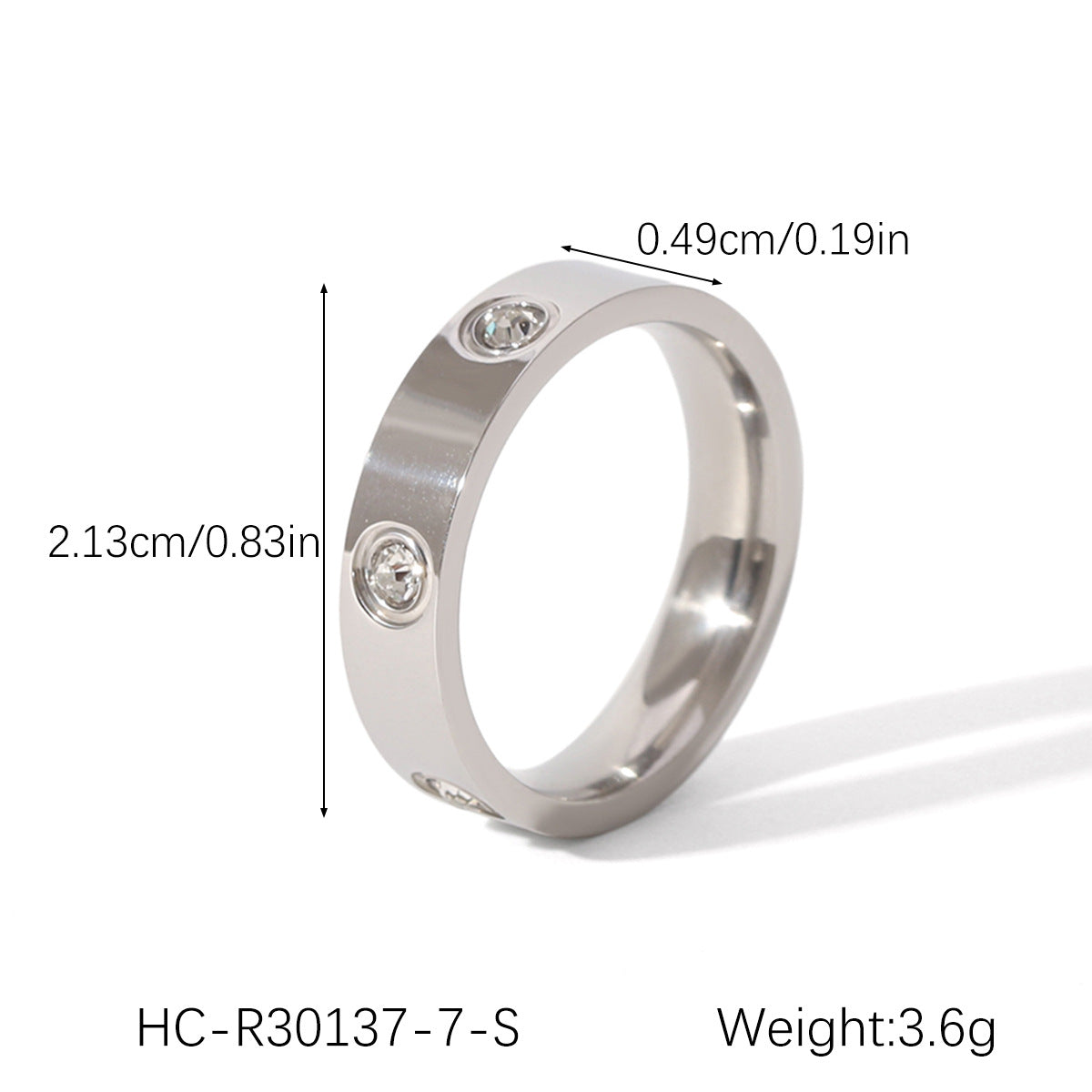 Anello da donna minimalista in acciaio inossidabile placcato oro 18 carati con intarsio di strass
