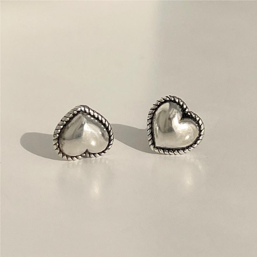Minimalist Heart-Shaped 925 Sterling Silver Stud Earrings with Twisted Wire Design for Women
