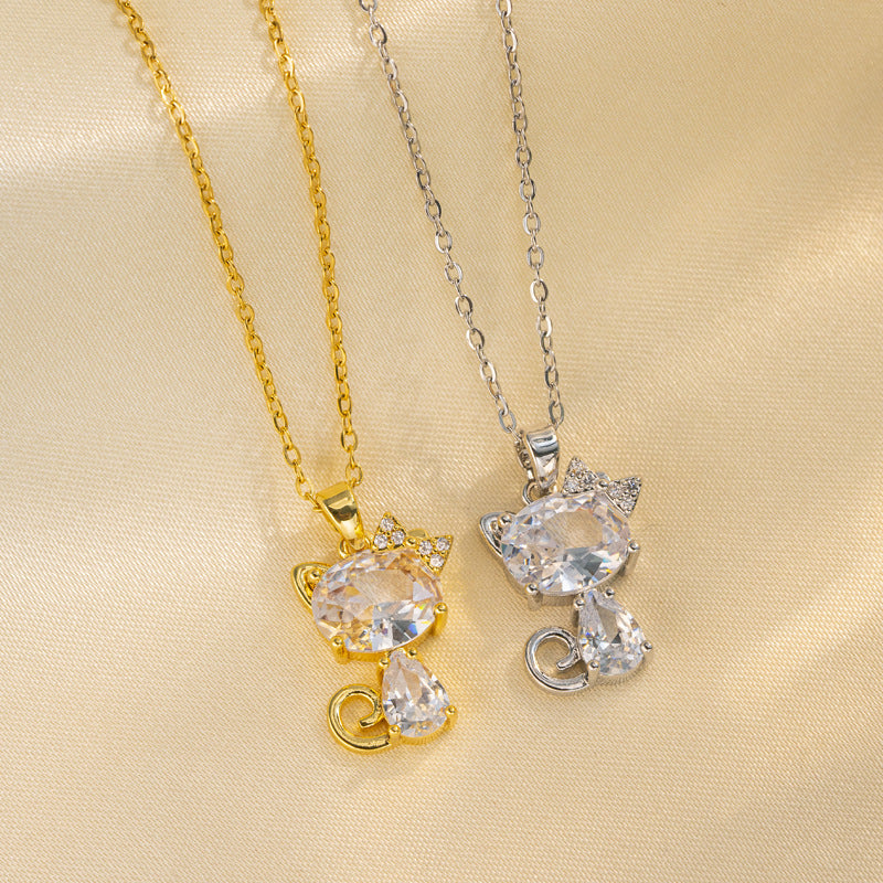 Graziosa collana con ciondolo a forma di gatto per donna in acciaio al titanio con strass micro-pavé, catena ad anelli, design minimalista e di tendenza