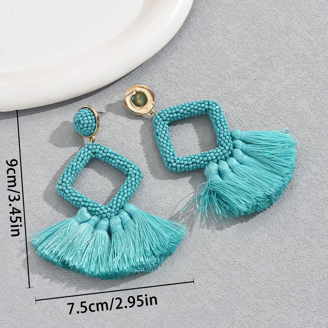 Pendientes de Aleación Geométrica Minimalista para Mujer con Postes de Acero Inoxidable y Detalle de Flecos de Cuentas