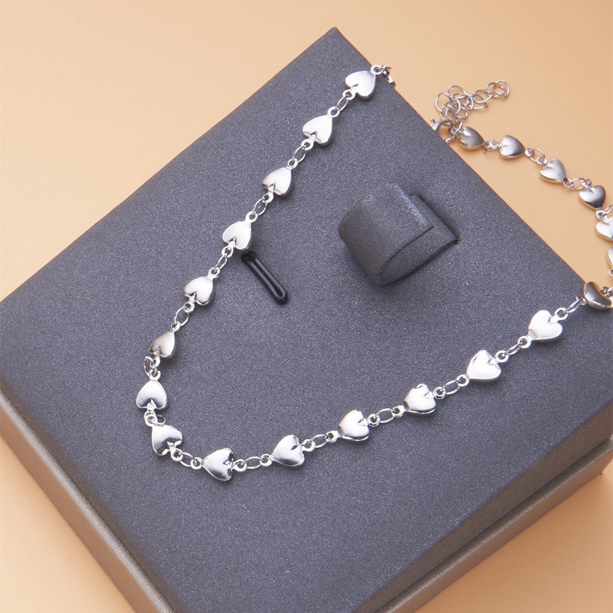 Fresh and Sweet Heart-Shaped Pendant Necklace in Stainless Steel with Plated Finish for Women and Men