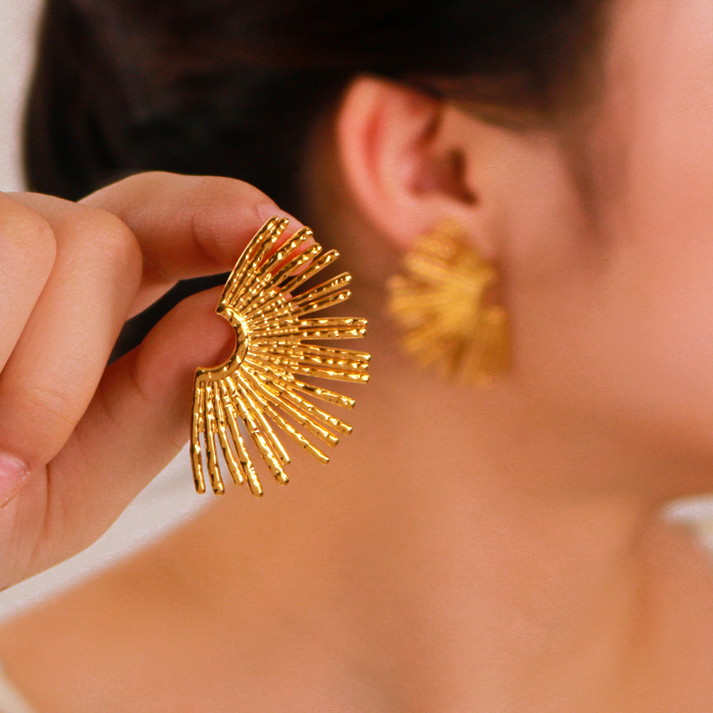 Orecchini vintage asimmetrici a forma di ventaglio in acciaio inossidabile con placcatura in oro 18 carati da donna