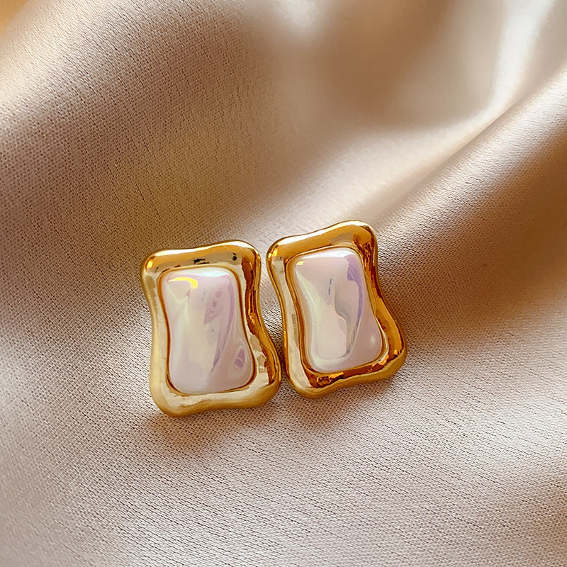 Vintage-Style Geometric Stud Earrings in Copper with Electroplated Finish for Women