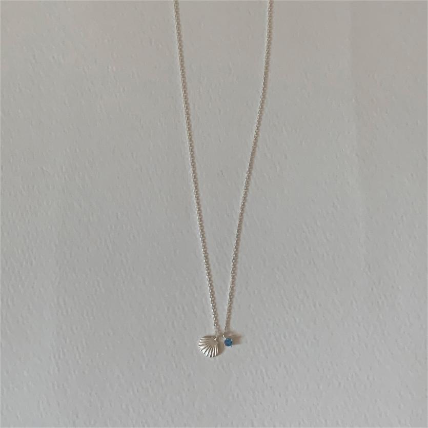 Minimalist Seashell-Shaped 925 Sterling Silver Necklace with Blue Zircon Inlay on Snake Chain for Women
