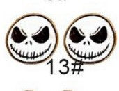 Pendientes de madera de Halloween para niños con formas de fantasma, dulces, calabaza, cesta, gato negro, calavera, polilla, cabeza de alienígena y murciélago con diseño impreso