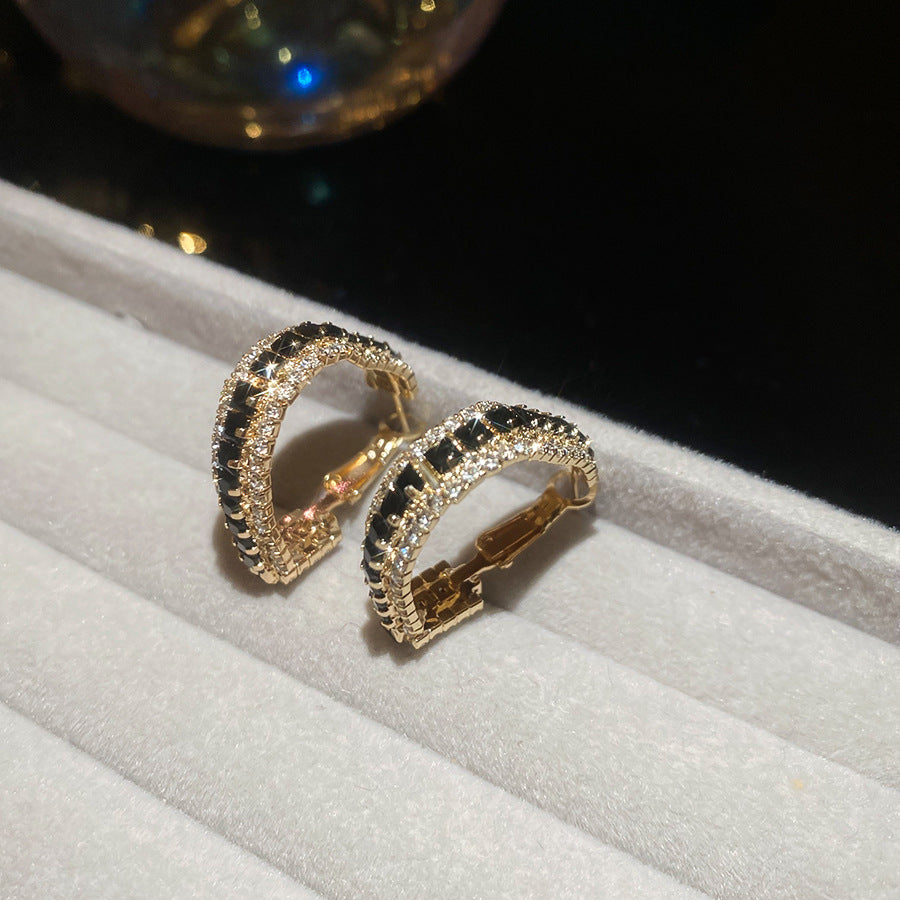 Orecchini a cerchio da donna in rame con zirconi a triangolo geometrico stile lusso e perni in acciaio inossidabile