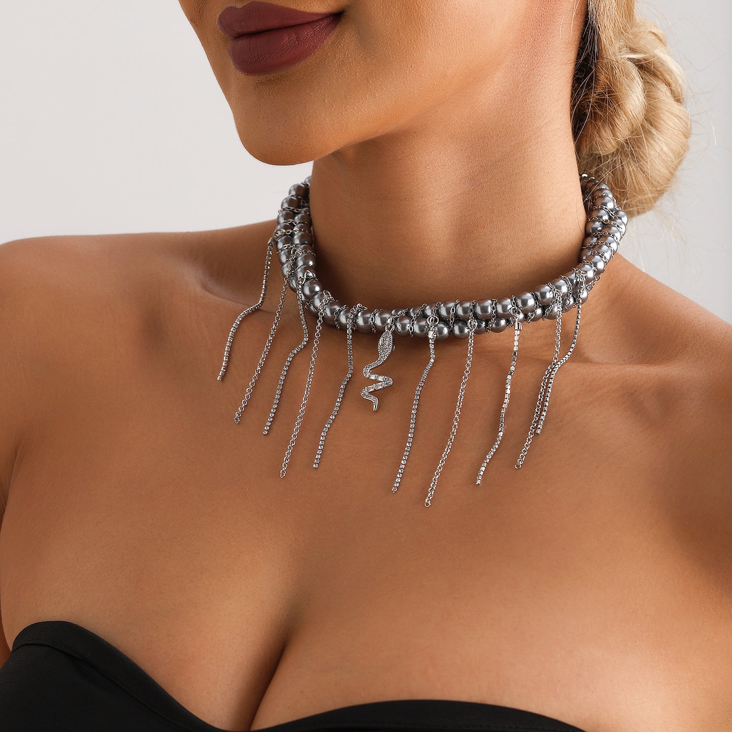 Fashion Minimalist Snake Shape Alloy Pendant Necklace with Tassel Detail for Women