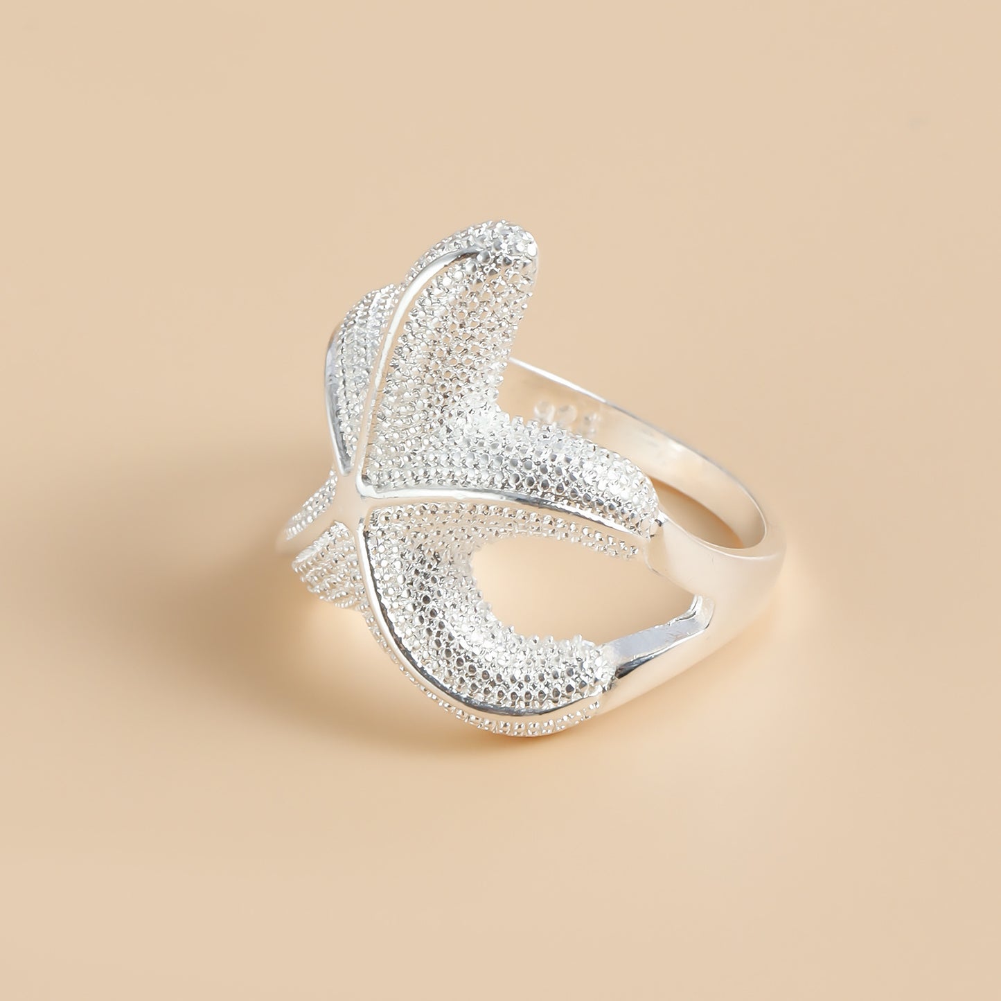 Fashionable Starfish-Shaped Metal Ring with Plated Finish for Women Beach Vacation Jewelry