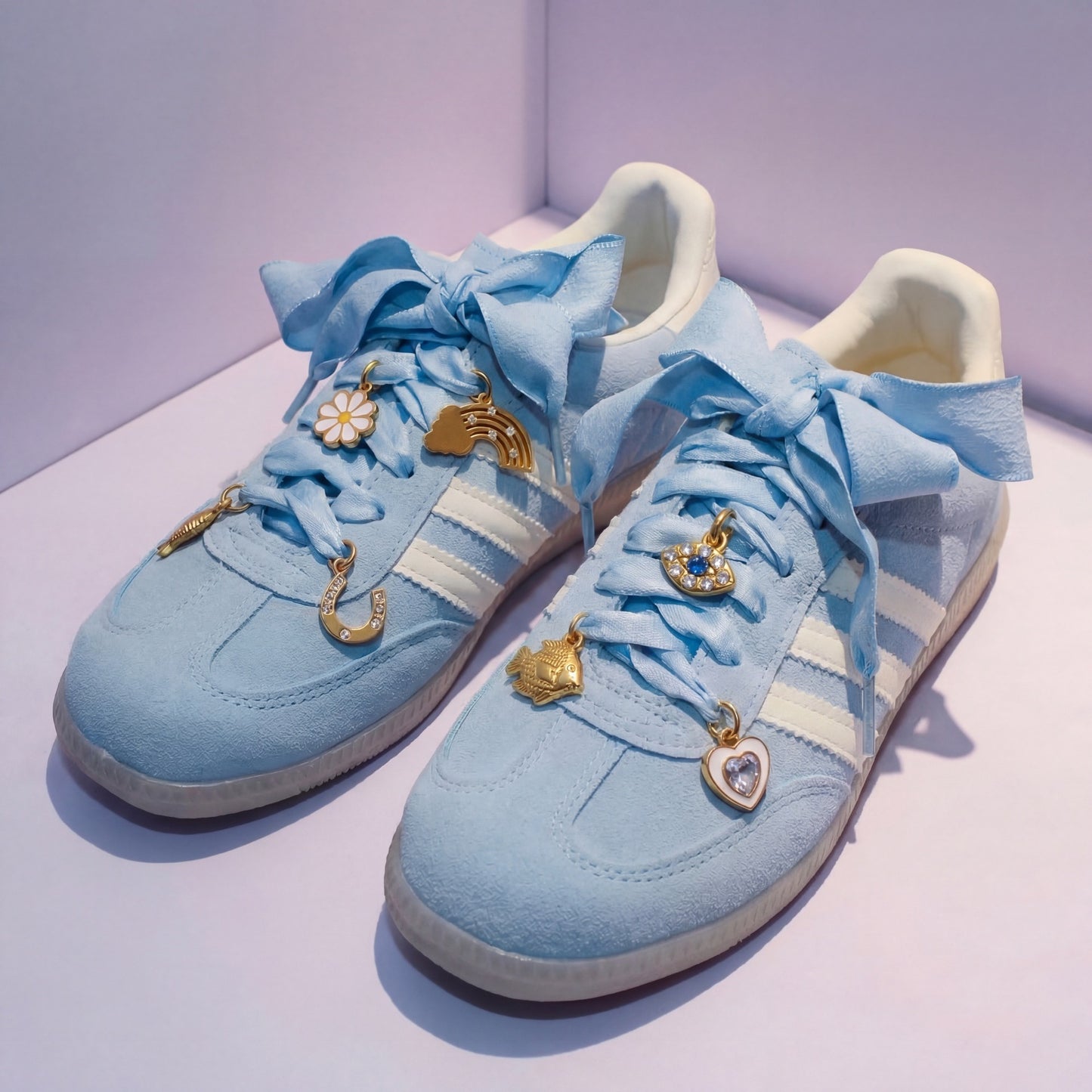 Set di ciondoli per scarpe con stella, cuore e fiore placcati in acciaio al titanio dolce