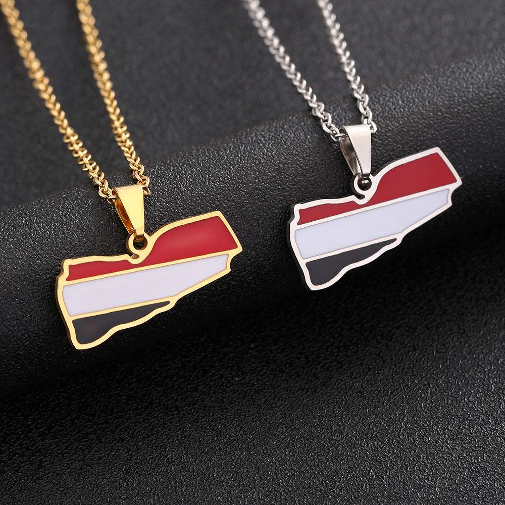 Collana Minimalista Geometrica con Ciondolo in Acciaio Inossidabile con Charm in Acciaio al Titanio e Finitura Placcata per Uomo e Donna Stile Casual
