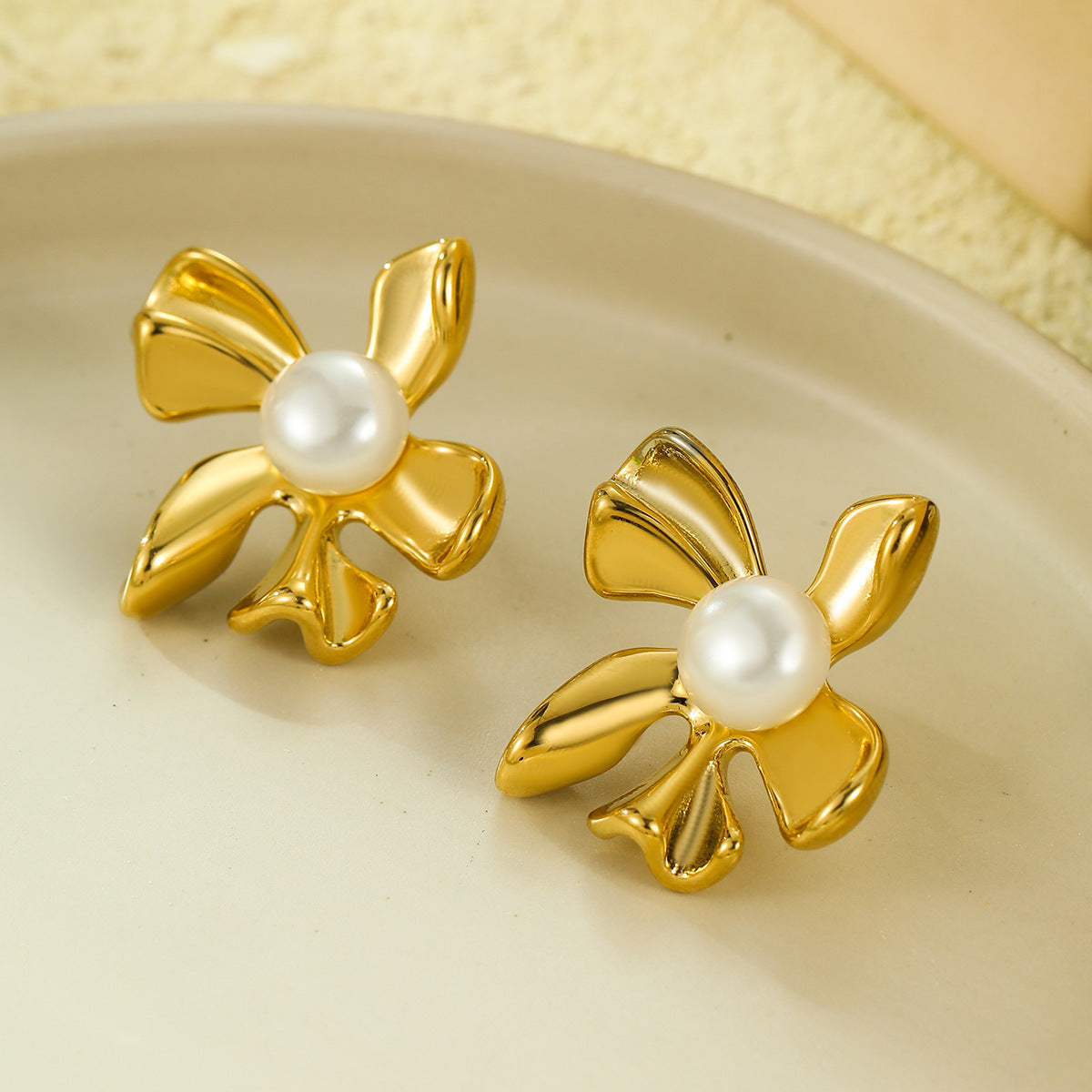 Vintage Floral Stainless Steel Earrings with Pearl Inlay and 18K Gold Plating for Women