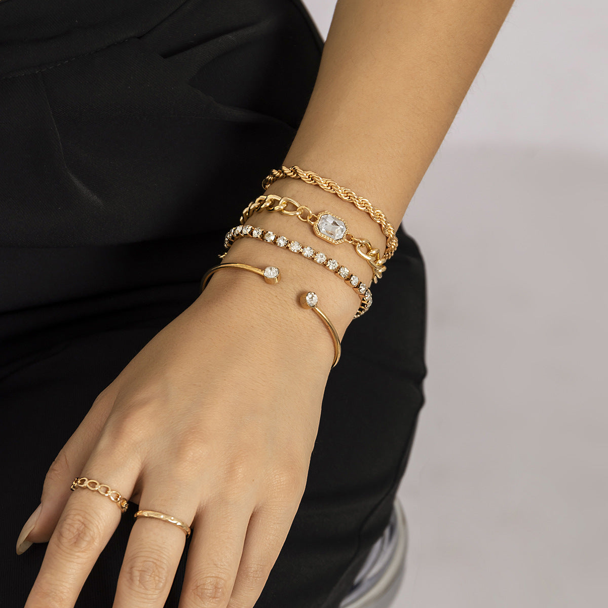 Hip-hop Minimalist Geometric Rhinestone Plated Alloy Bracelet for Women