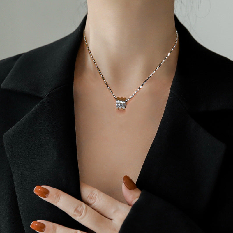 Collana girocollo minimalista geometrica in acciaio al titanio unisex elegante per l'ufficio