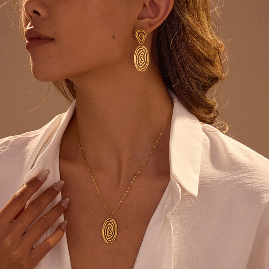 Conjunto de collar y pendientes de espiral geométrica hueca de moda en acero inoxidable con chapado en oro de 18 quilates para mujer