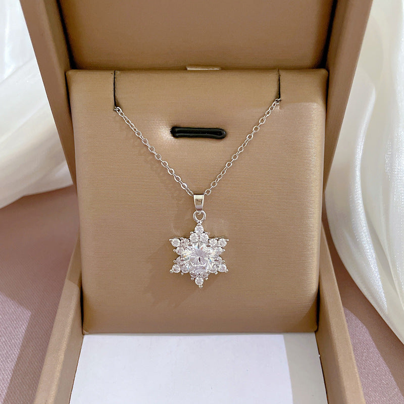 Collar de cadena de titanio y acero geométrico de lujo con incrustaciones de diamantes de imitación para unisex