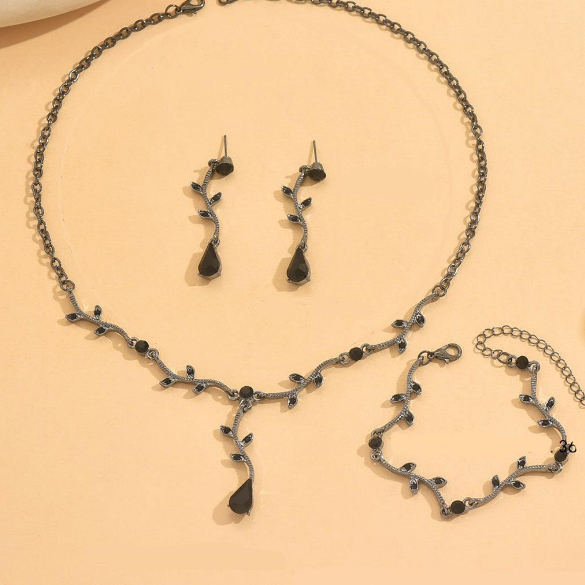 Minimalist Luxury Drop-Shaped Necklace Set with Alloy Chain and Rhinestone Pendant for Women