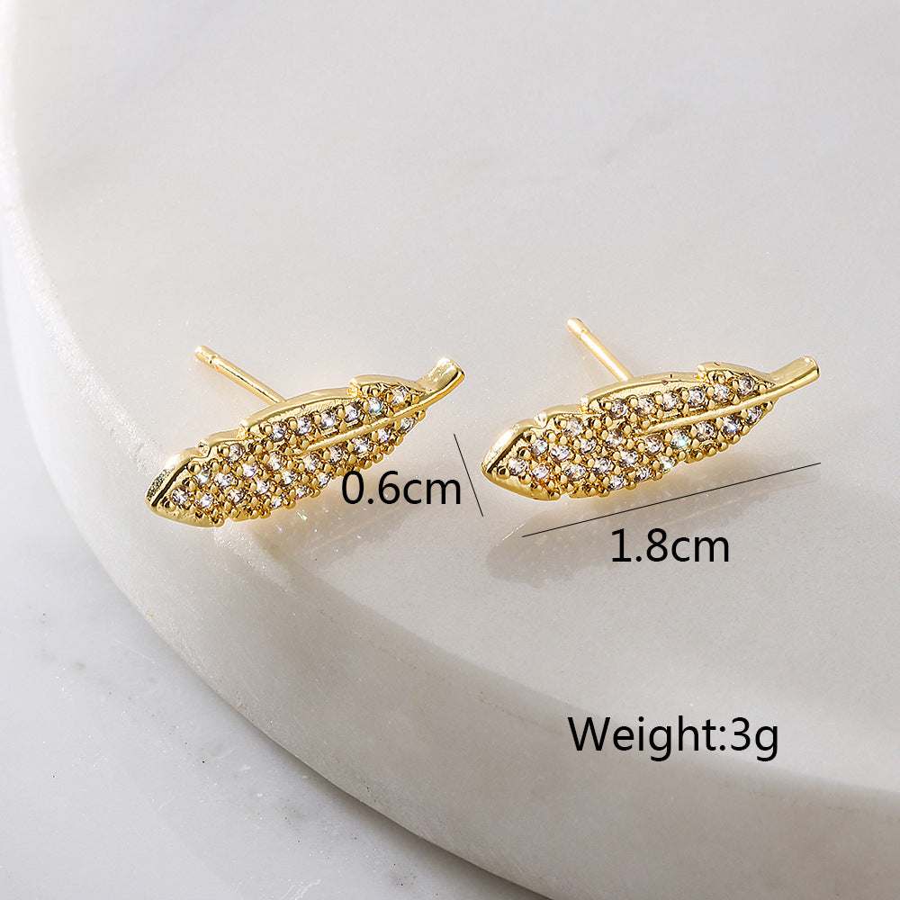 Eleganti orecchini a foglia da donna in stile francese, con base in rame placcata in oro 18 carati e zirconi micro-incastonati