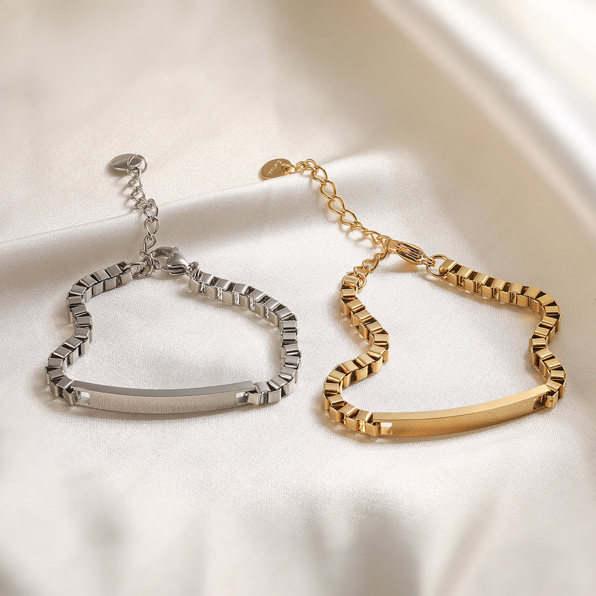 Braccialetto geometrico minimalista da donna in acciaio inossidabile con placcatura in oro 18 carati stile punk