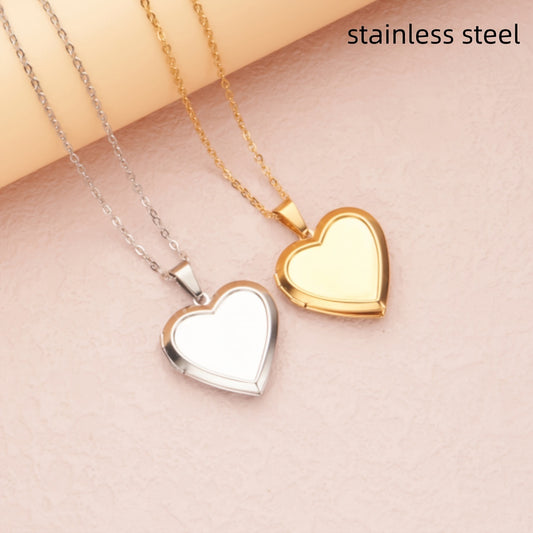 Collana Locket Portafoto a Cuore Lucido in Acciaio Inossidabile con Ciondolo in Acciaio al Titanio per Uso Quotidiano Unisex