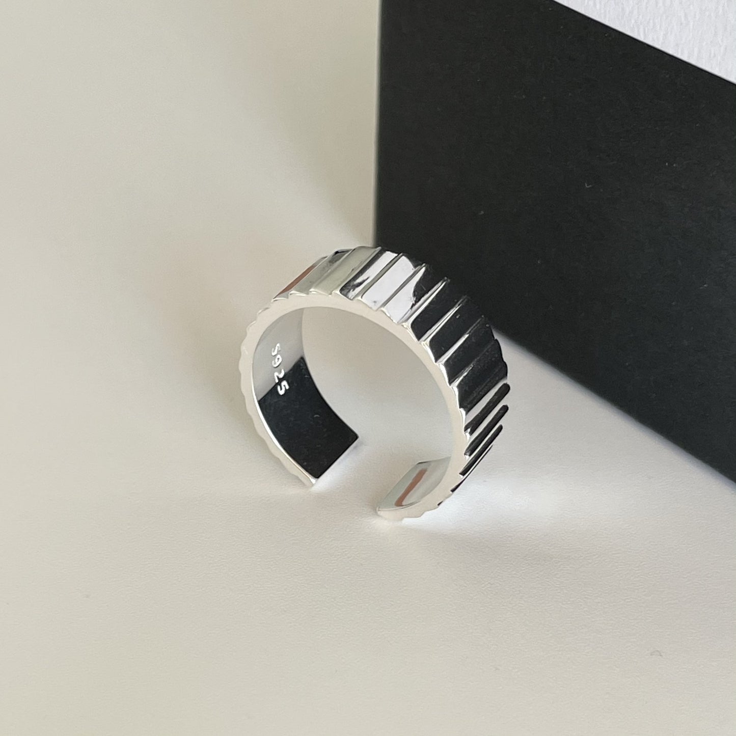 Anillo geométrico minimalista de plata de ley 925 para mujer