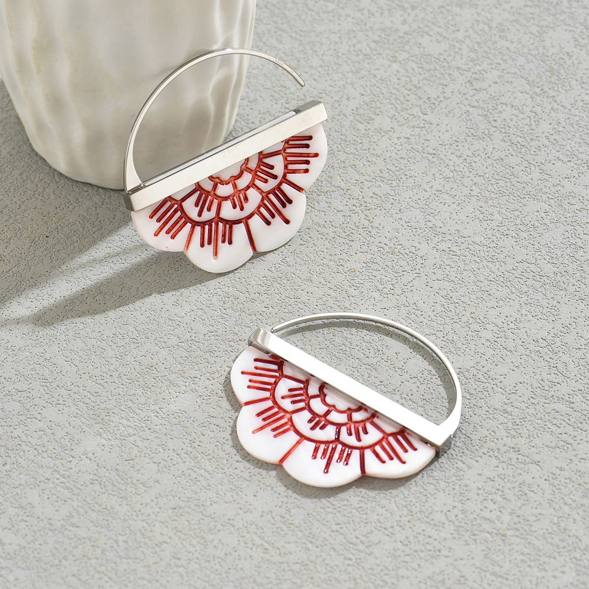 Pendientes de flor de esmalte geométricos minimalistas para mujer en cobre ecológico con postes de acero inoxidable