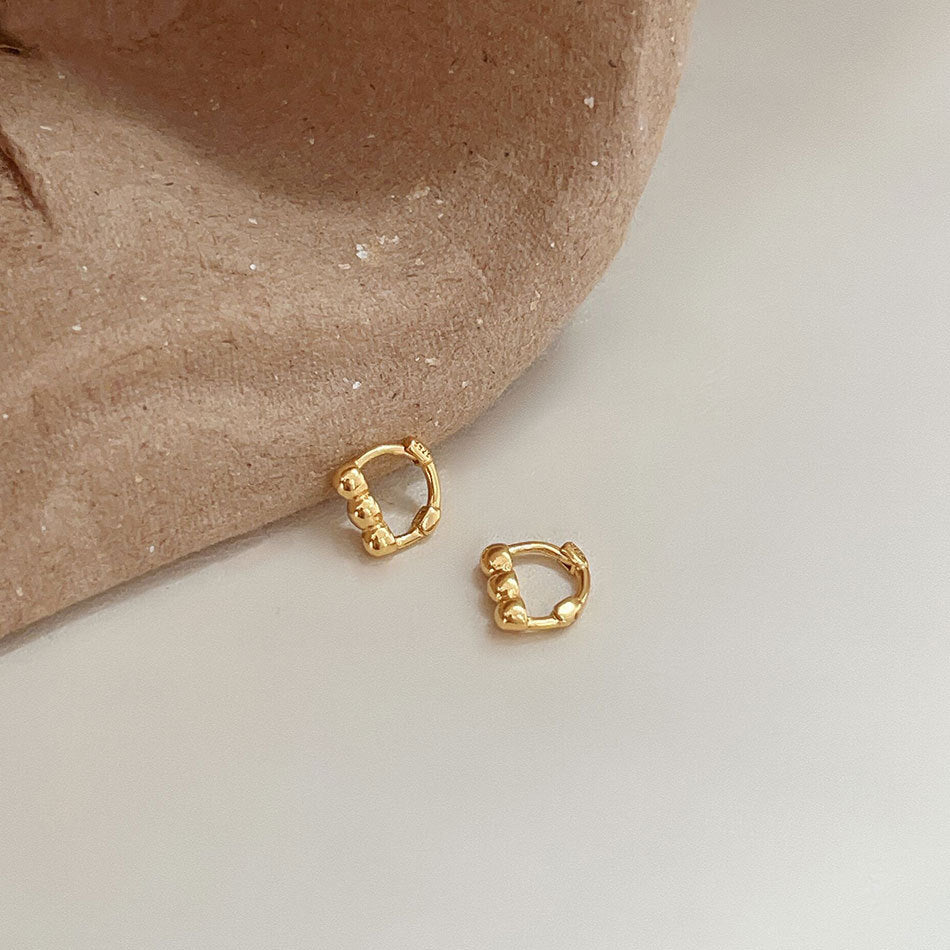 Orecchini a perno con lettere geometriche minimaliste in argento sterling 925 placcato oro
