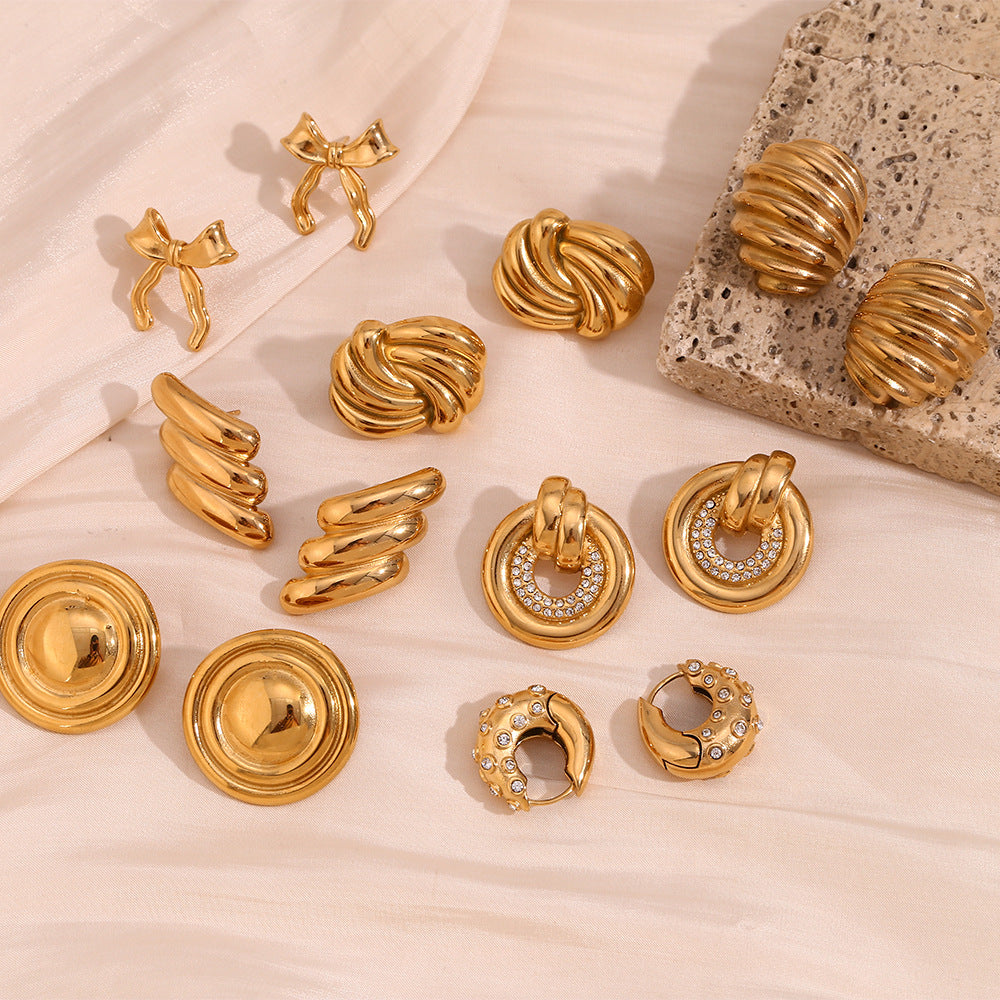 Orecchini a perno ovali con fiocco, minimalisti e alla moda, da donna, in acciaio inossidabile con placcatura in oro 18 carati