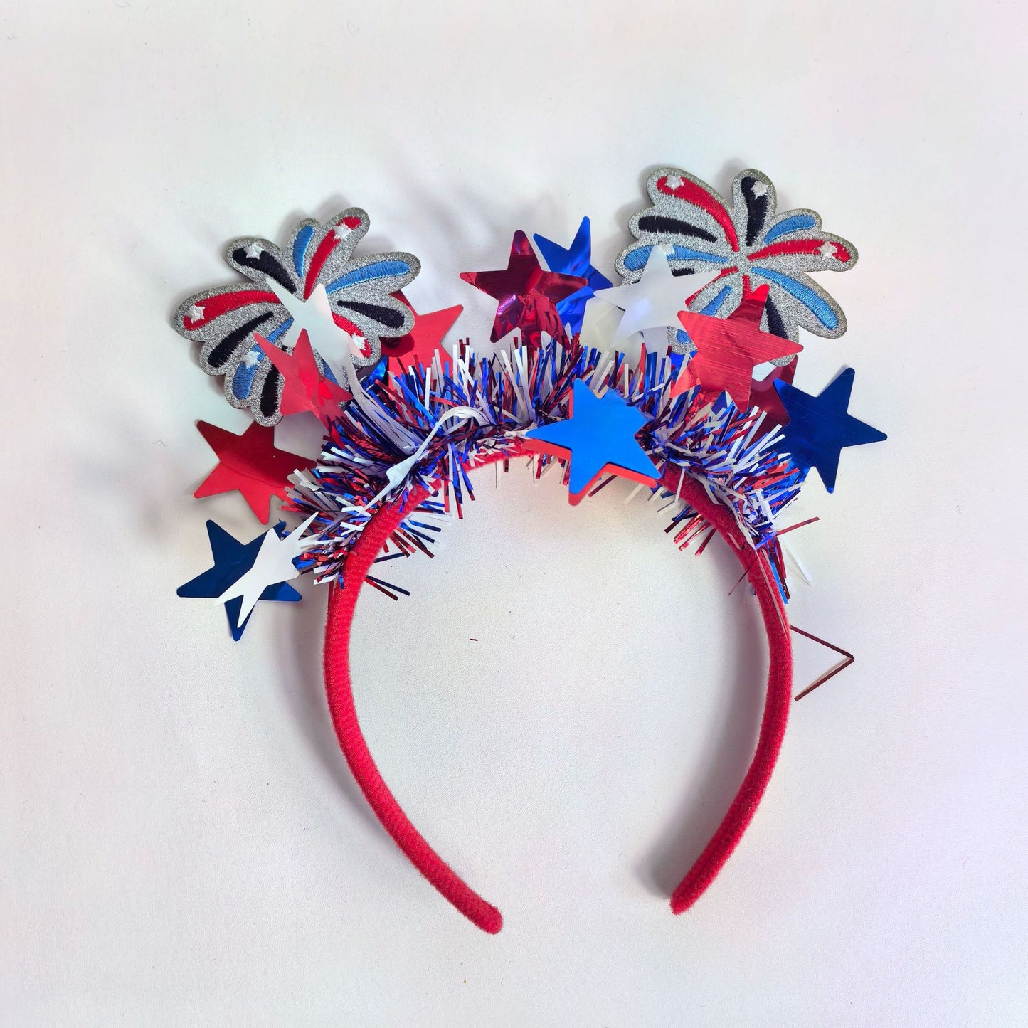 Fascia in Tessuto Ricamata a Righe Patriotiche Rosse Bianche Blu con Fuochi d'Artificio per la Festa dell'Indipendenza