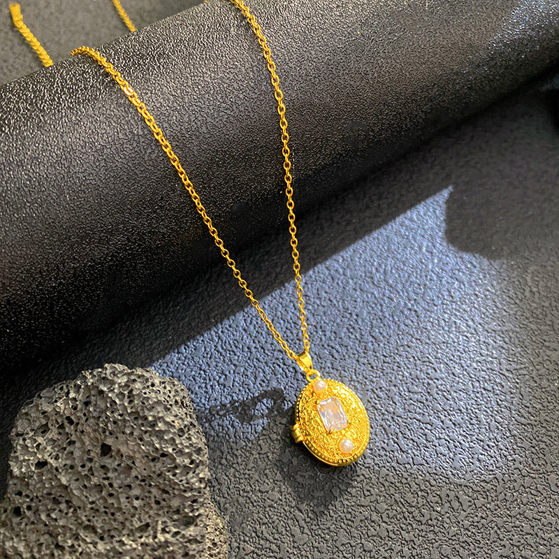 Vintage Micro-Paved Cubic Zirconia Crown Heart Star Geometric Brass Pendant Titanium Steel Box Chain Necklace for Unisex