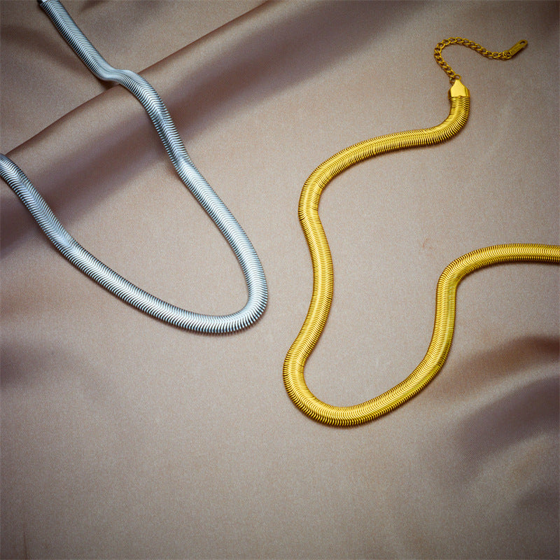 Collana a catena a serpente in acciaio al titanio minimalista punk geometrico bicolore oro e argento