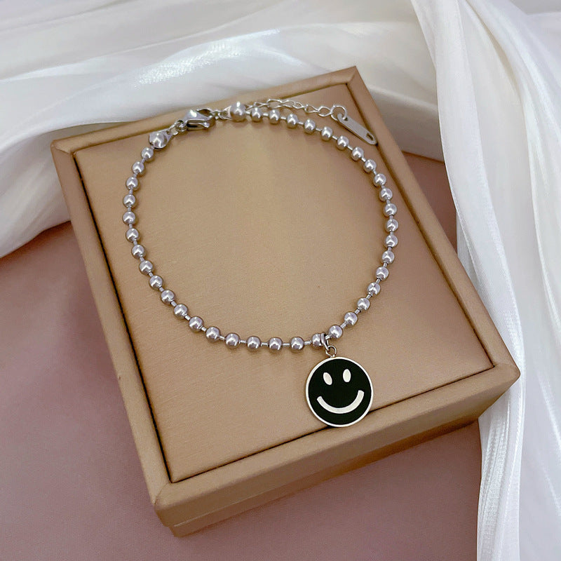 Retro Minimalist Round Disc Smile Shell Bead Bracelet for Women in Titanium Steel with Gold Plating and Wavy Texture