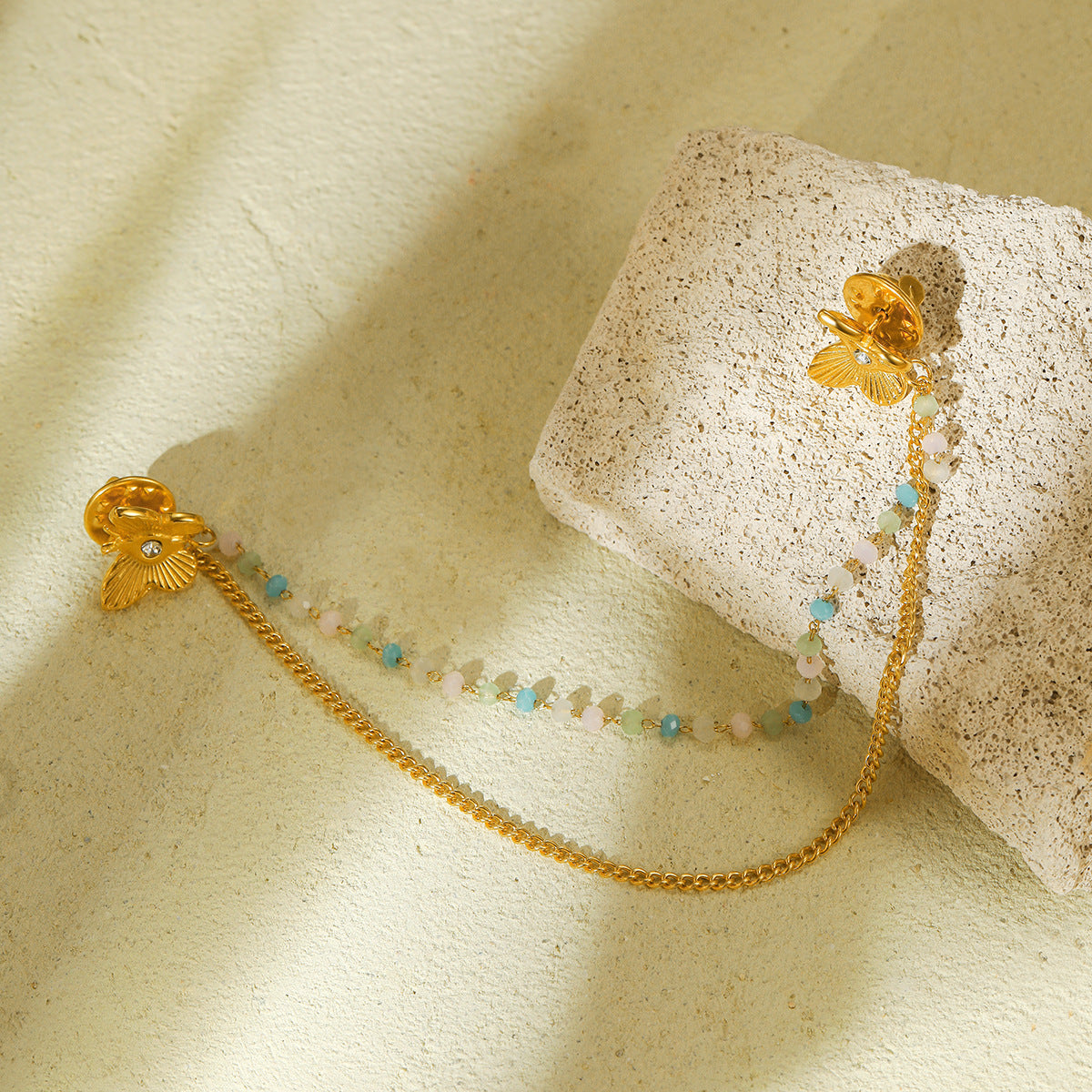 Spilla da Bavero a Farfalla alla Moda in Acciaio Inossidabile con Intarsi in Strass per Uomini e Donne, Design Geometrico Galvanizzato con Finitura Premium