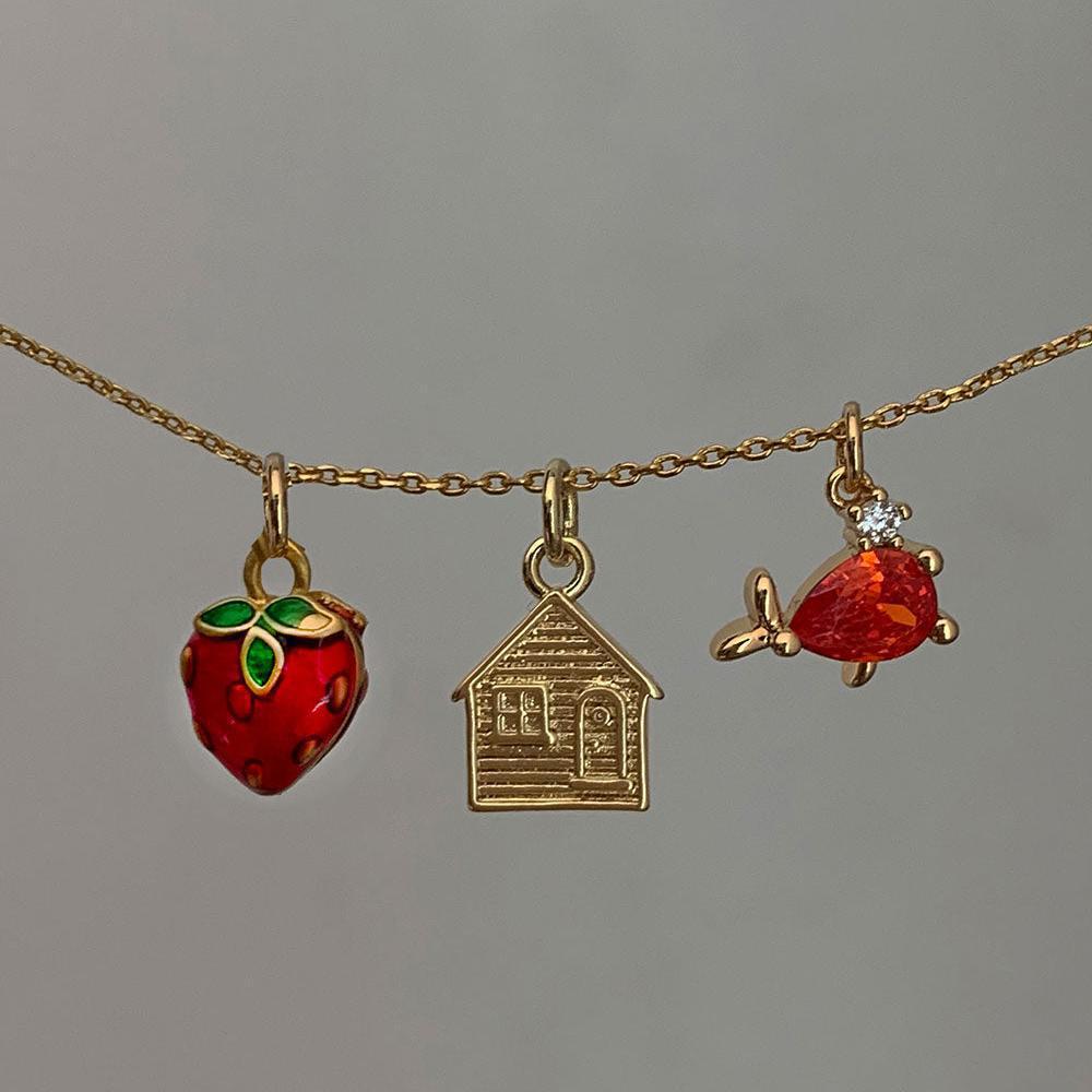 Collana da donna con ciondolo floreale a cuore a goccia in ottone placcato