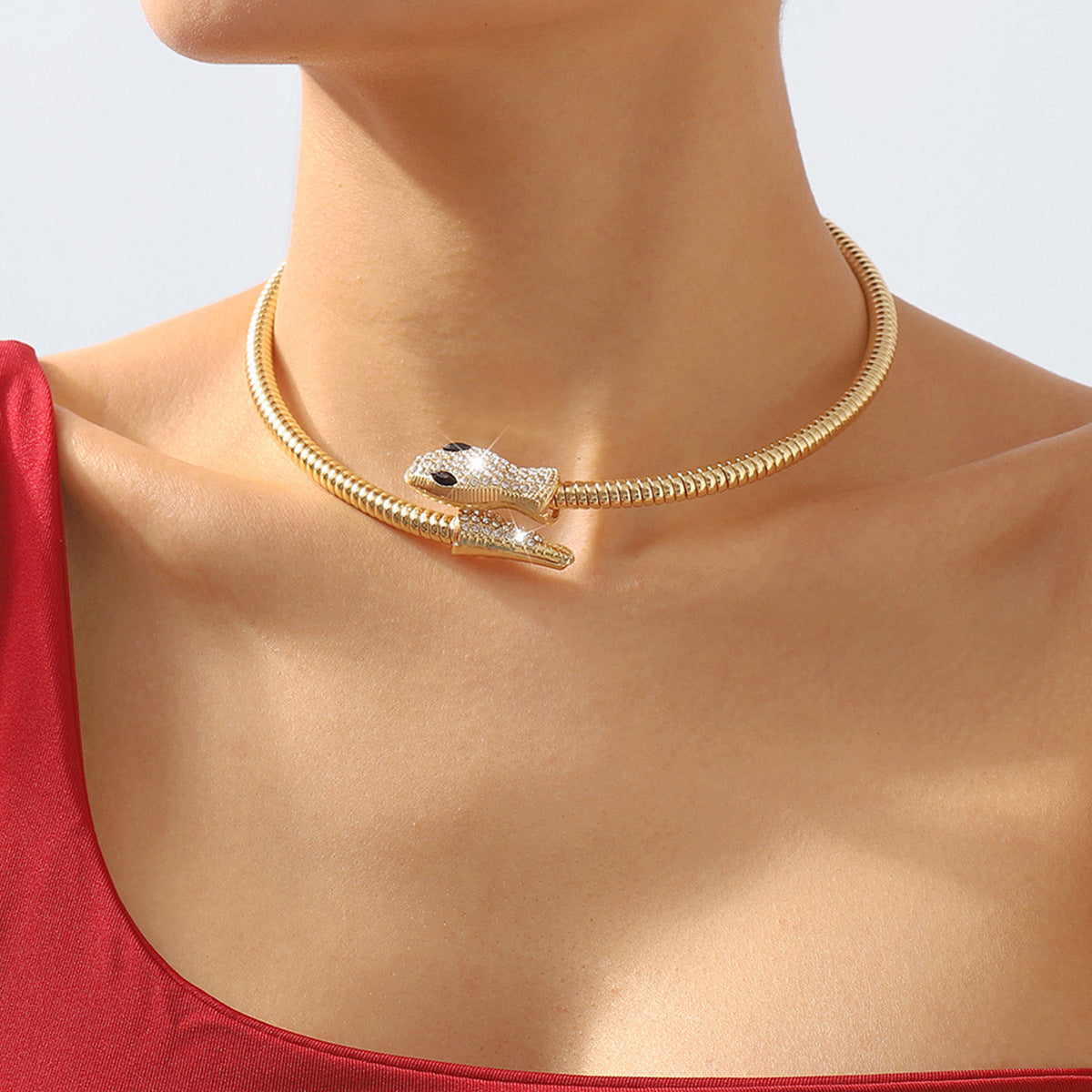Collar de Serpiente Geométrico Atrevido con Incrustaciones de Pedrería y Hierro Galvanizado para Mujer