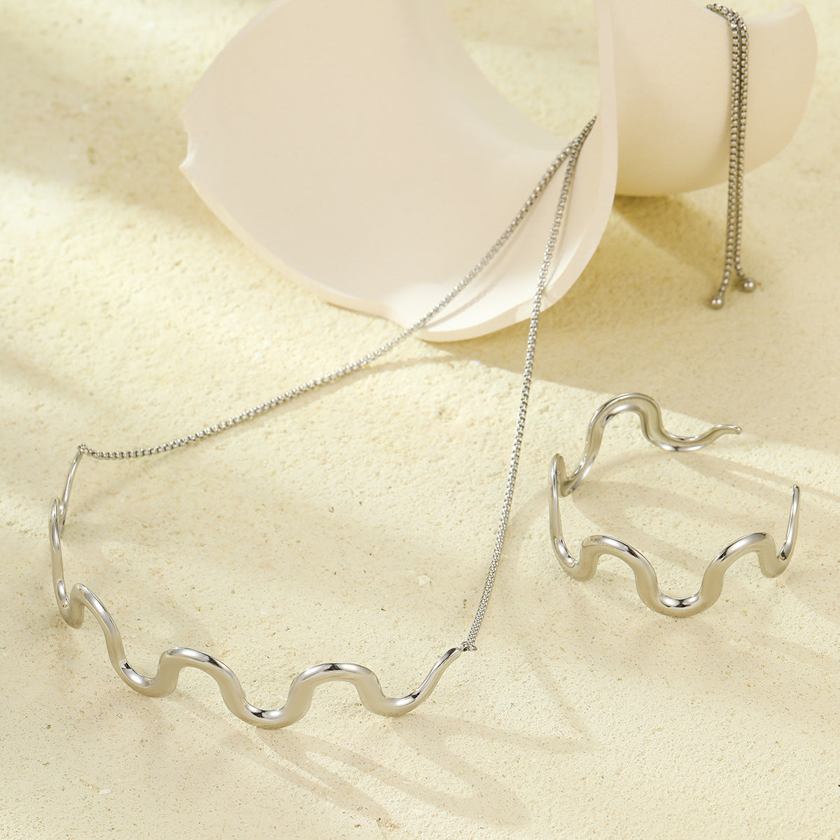Collar de acero de titanio en forma de onda con chapado en oro de 18K para mujer, joyería de acero inoxidable de estilo oficina a la moda