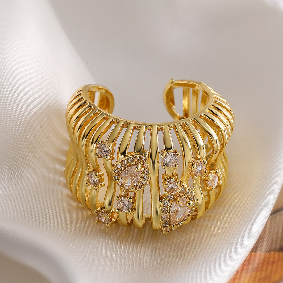 Minimalist Irregular Geometric Open Ring for Women Made of Copper with Real Gold Plating and Zircon Inlay