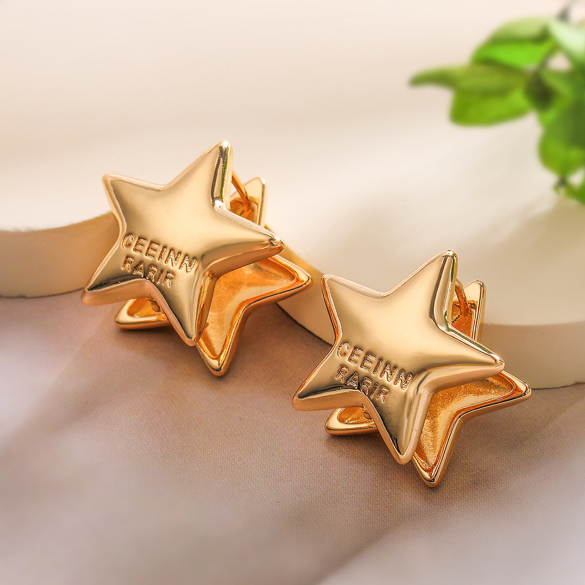 Minimalist Star-Shaped Copper Earrings with Gold Plating for Women, Geometric Design, Versatile Fashion Accessory