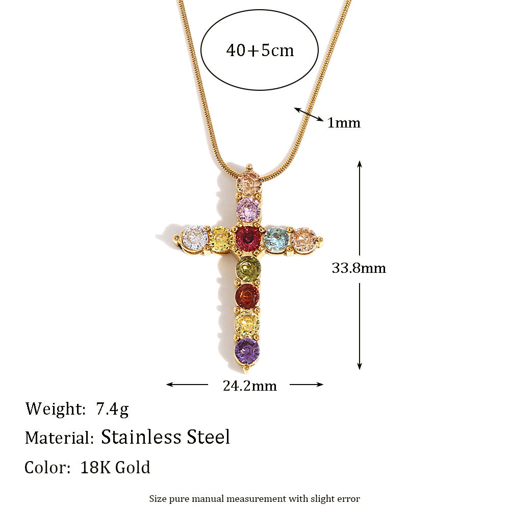 Collana con Ciondolo a Croce Minimalista alla Moda da Donna in Acciaio Inossidabile Placcato Oro 18K e Intarsio di Strass Colorati su Catena Serpentina