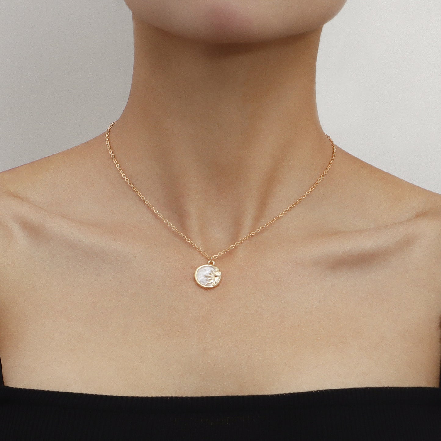 Natural Style Geometric Half Sun Mother of Pearl Pendant Necklace for Women Alloy Plated Sweater Chain Luxury Versatile Jewelry