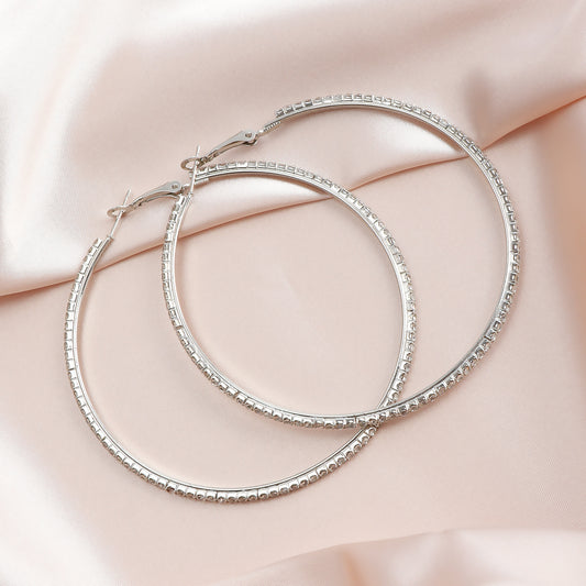 Pendientes de tuerca geométricos brillantes con diamantes de imitación para mujer con diseño de aro de metal chapado para un efecto de adelgazamiento facial