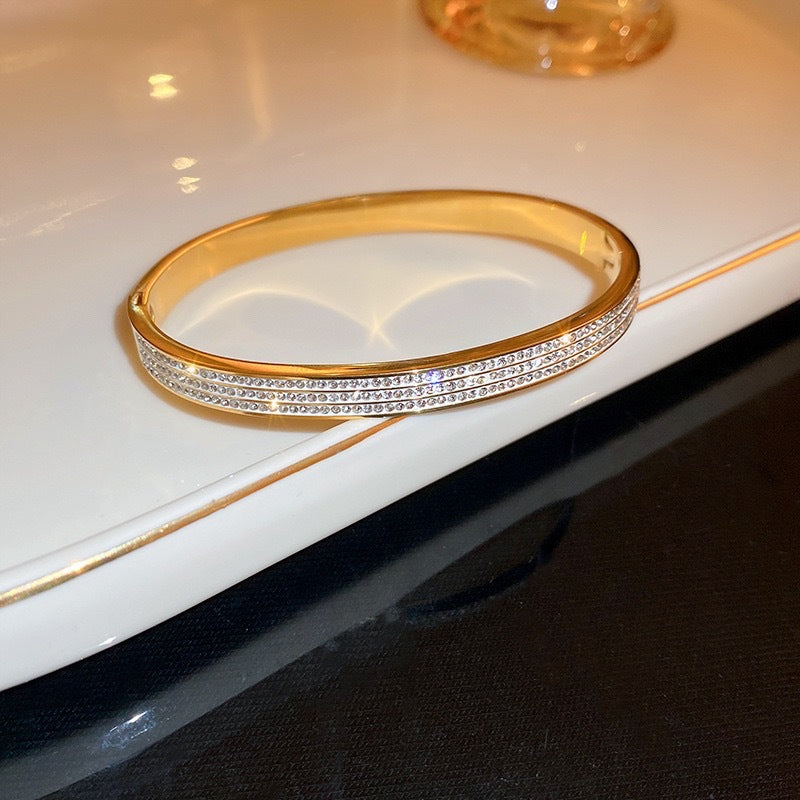 Minimalist Geometric Oval Zirconia Cuff Bracelet for Women in Titanium Steel with Plated Finish