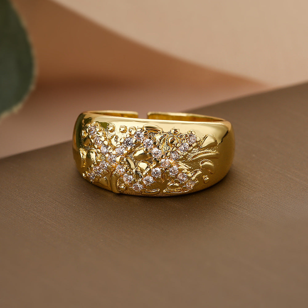 Anello Minimalista con Geometria Irregolare da Donna in Ottone con Placcatura Oro e Micro-Incastonatura a Pavé