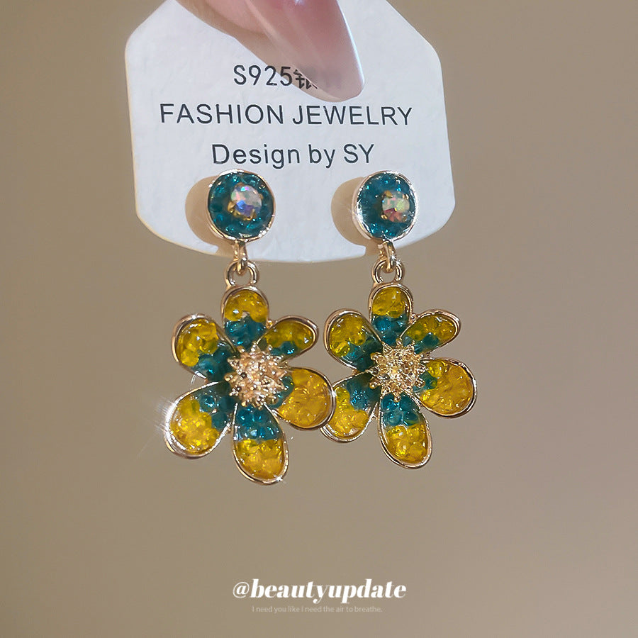 Orecchini a perno con cristalli floreali vintage con intarsi di strass in lega e acciaio inossidabile per donne