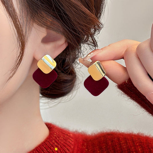 Orecchini a perno quadrati geometrici moderni e minimalisti in lega placcata argento con perni in acciaio inossidabile da donna per l'uso quotidiano in ufficio