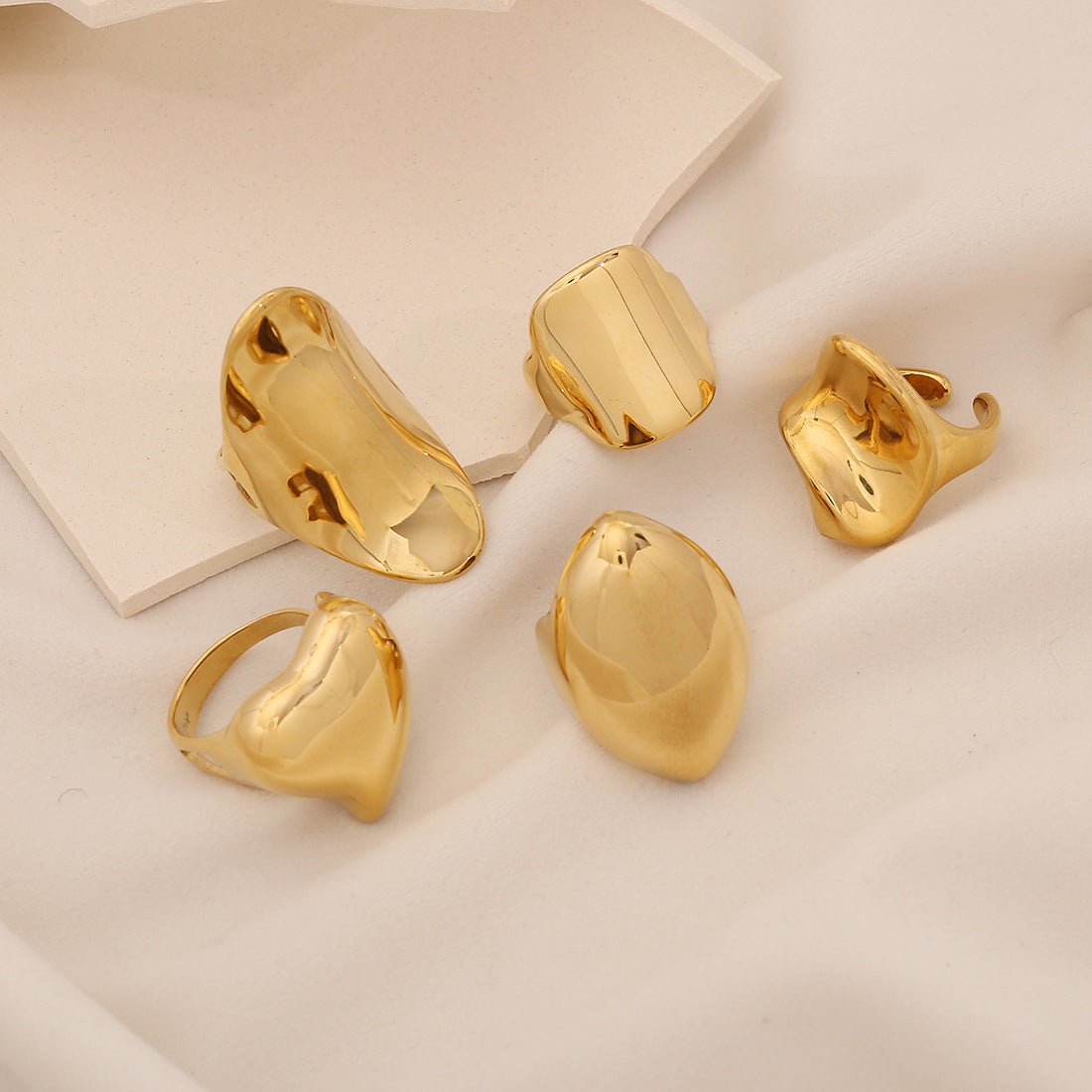 Anello regolabile da donna in acciaio inossidabile geometrico con placcatura in acciaio al titanio e design angolare triangolare e quadrilatero