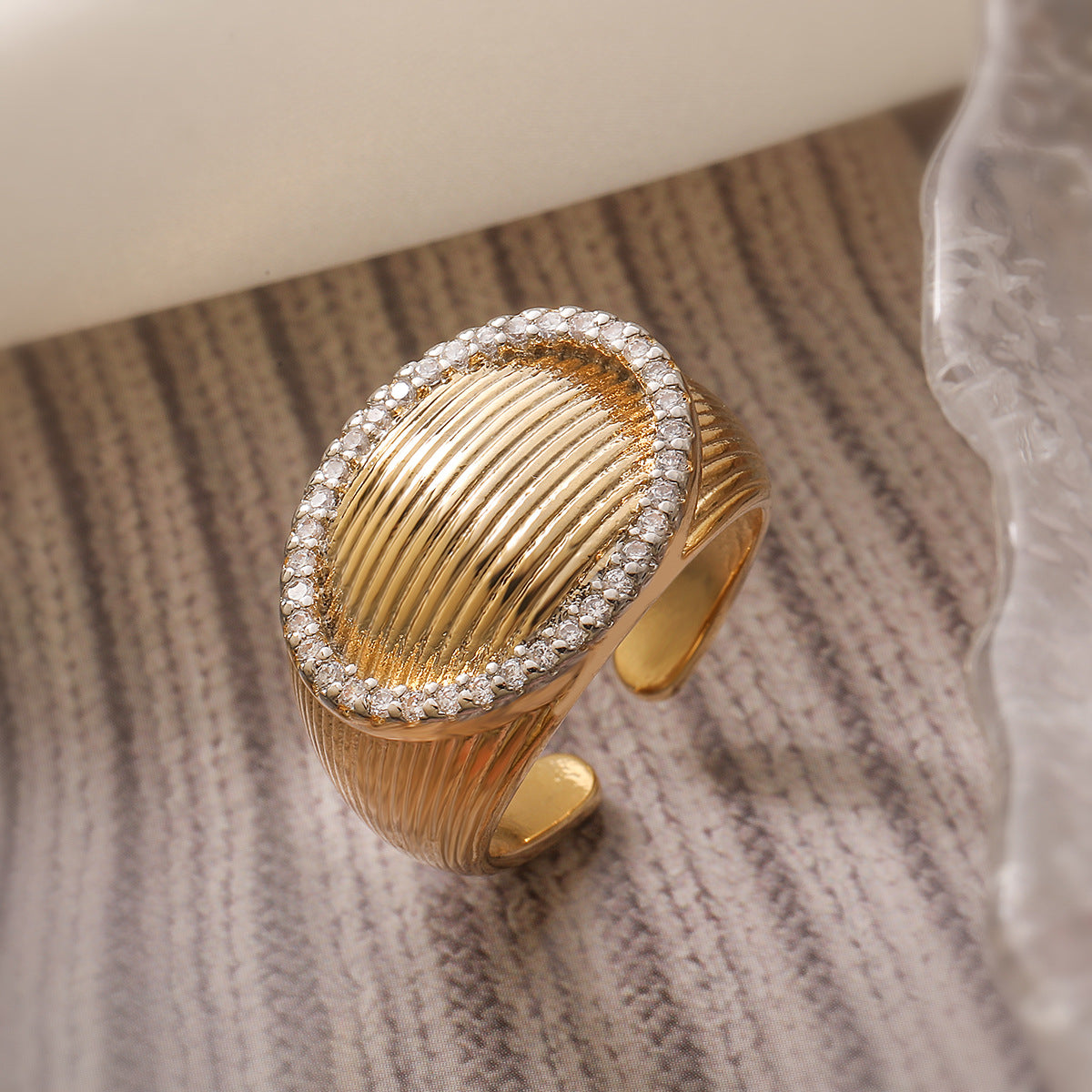 Minimalist Geometric Open Ring for Women in Copper with Micro-Paved Zirconia