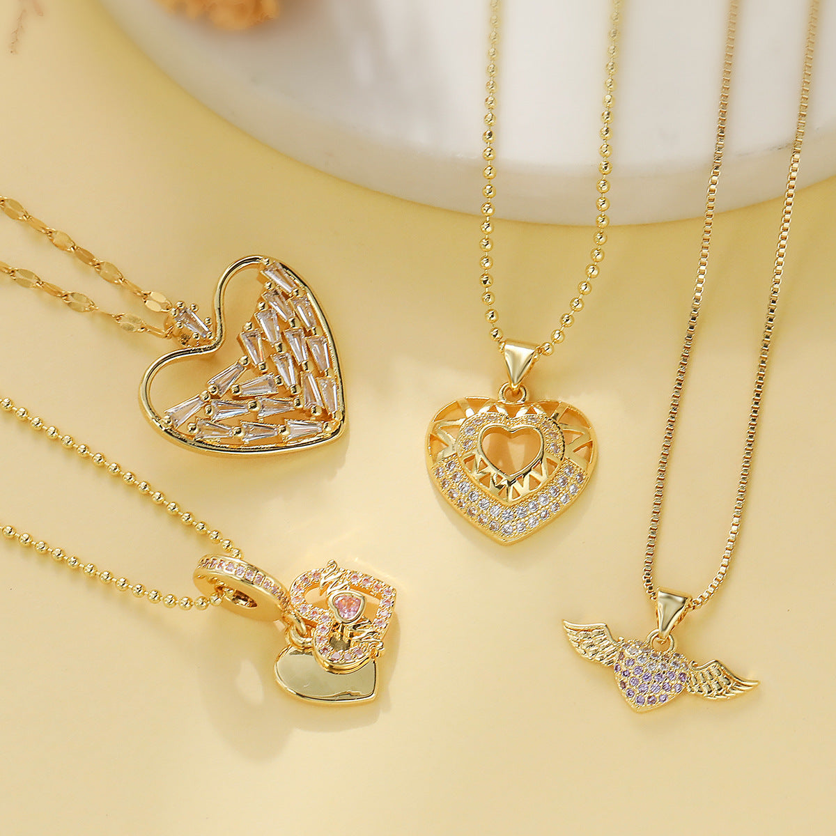 Minimalist Heart-Shaped Copper Pendant Necklace with Real Gold Plating and Zircon Accents for Women