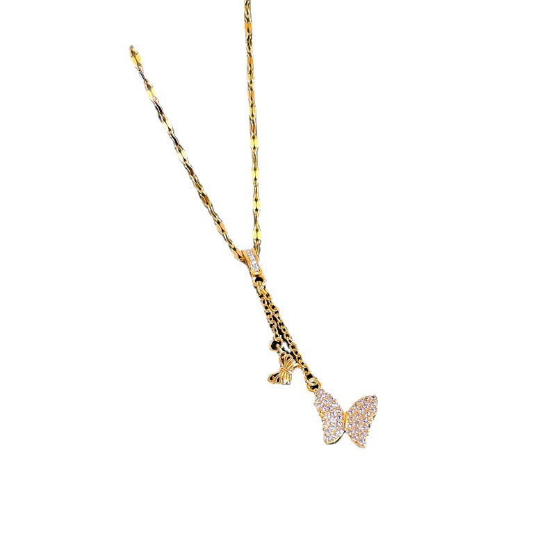 Collar con colgante de mariposa de circonita con microincrustaciones de acero de titanio de lujo para mujer con acabado chapado en oro y cadena ajustable